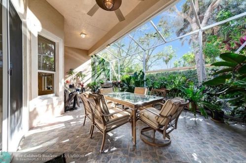 7648 New Holland Way, Boynton Beach FL 33437-6342 exterior