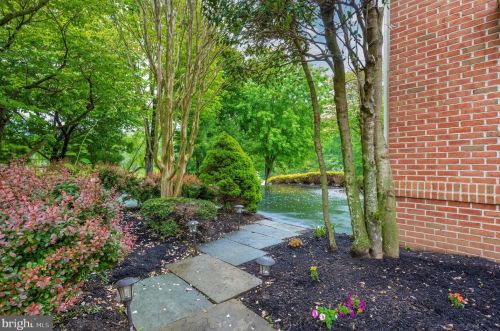 17531 Applewood Pl, Rockville MD 20855-1559 exterior