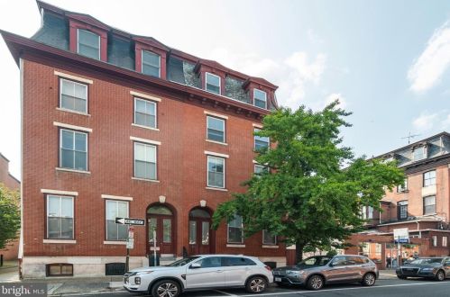 300 10th St, Philadelphia PA  19107-6104 exterior