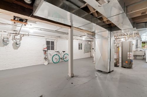 3341 Hamilton Ave, Chicago IL 60608-6036 exterior