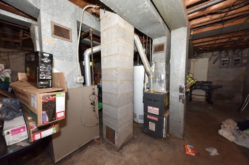 5832 93rd St, Milwaukee WI  53225-2713 exterior