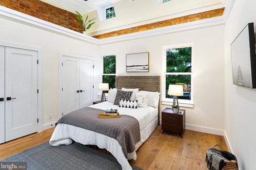 302 Rhode Is Ave, Washington DC 20001-1827 exterior