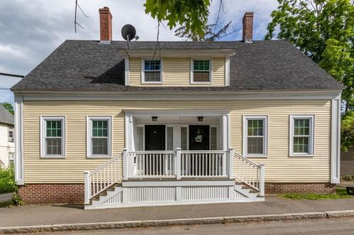 25 Maple St, Concord NH  03301-4201 exterior