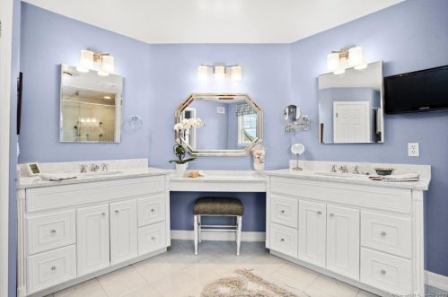 4 Hbr Vw Ave, Norwalk CT 06854-4822 exterior