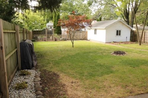 1316 Ash St, Waukegan IL 60085-1832 exterior