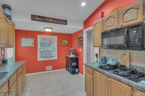 4 Exeter St, Old Bridge NJ 08857-2202 exterior