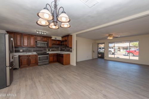 3707 Cactus Wren Dr, Phoenix AZ  85051-8227 exterior