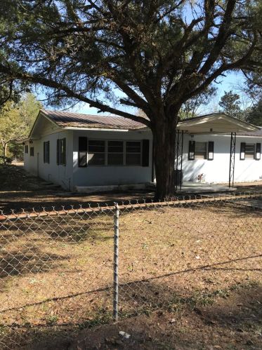 92 Monroe St, Defuniak Springs, FL 32433-8321