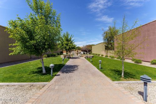 150 Castlefield Cir, Tucson AZ  85704-5783 exterior