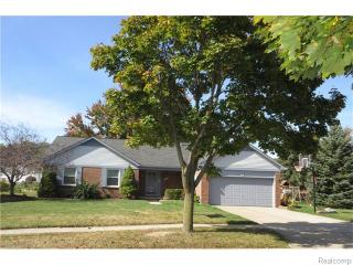 45135 Yorkshire Dr, Novi MI  48375-2256 exterior