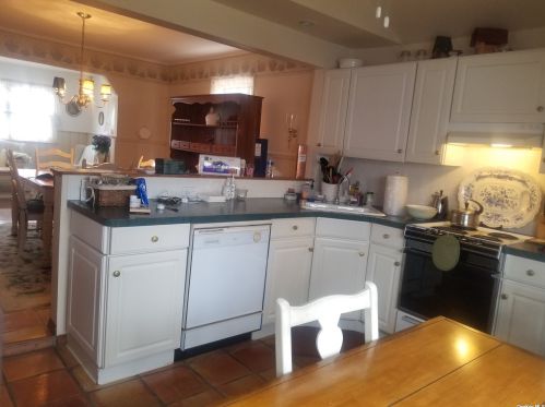 49 Carlls Path, Babylon, NY 11703-1730