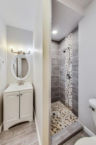 8740 Escanaba Ave, Chicago IL  60617-3115 exterior