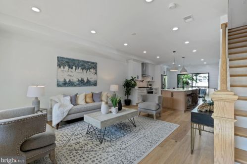 2410 37th St, Washington DC  20007-1835 exterior