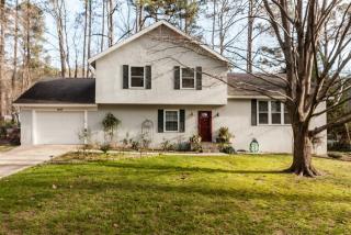 1407 Brunson Ct, Cary, NC 27511-5824