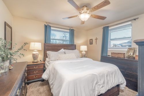 5160 Curry Rd, Pittsburgh PA 15236-2541 exterior