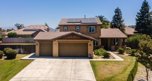 4502 Chalet St, Bakersfield, CA 93313-2055
