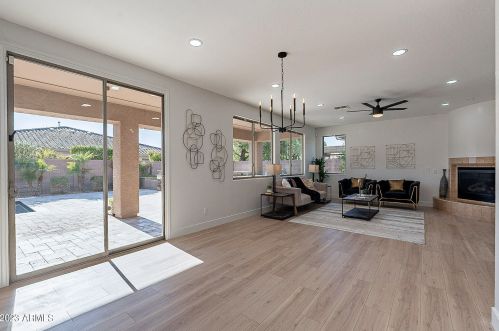 27002 23 Dr, Phoenix AZ 85085-4708 exterior