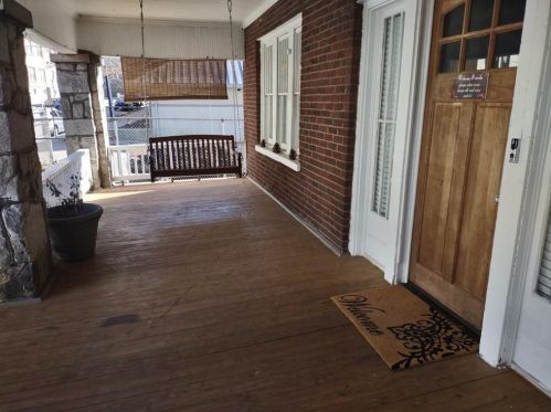 682 Durant Pl, Atlanta GA  30308-2067 exterior