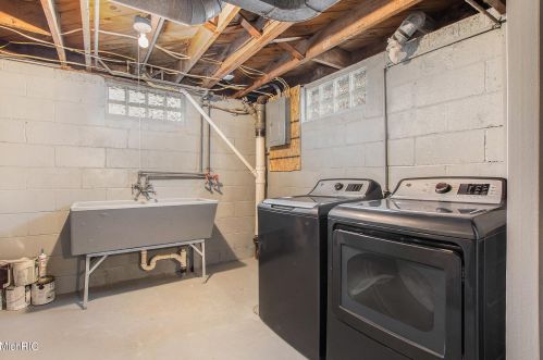 2113 Norman Ave, Meskegon MI  49441-3461 exterior