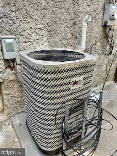 123 9 St, Darby PA 19023-1602 exterior