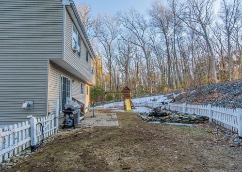 801 Upper Maple St, Killingly CT 06241-2224 exterior