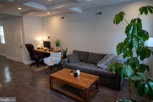 1407 18th St, Philadelphia PA  19146-4743 exterior