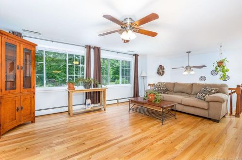 14 Loren Cir, Windsor CT 06095-1011 exterior