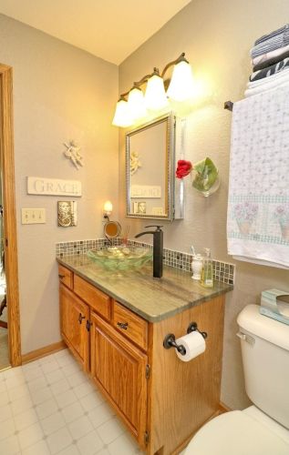 12393 Waterford Ave, Milwaukee WI 53235-4922 exterior