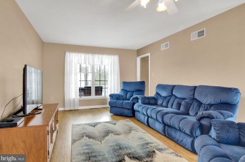 7141 Un Deposit Rd, Hummelstown PA 17036-9213 exterior