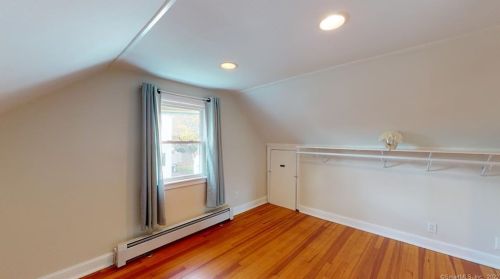 33 Linnmore Dr, Manchester CT  06040-3813 exterior