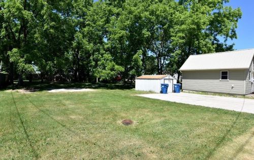 24 Bracklin St, Canton, WI 54868-2632