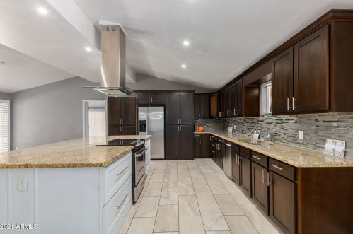 1202 Bethany Home Rd, Phoenix AZ 85015-1938 exterior