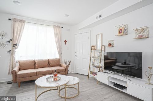 1650 Cheltenham Ave, Philadelphia PA 19126-2919 exterior