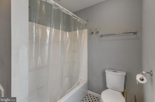 2017 Colorado St, Philadelphia PA 19145-2911 exterior