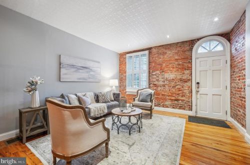 721 3rd St, Philadelphia, PA 19123-2903