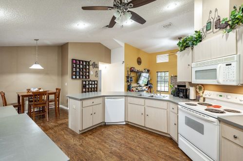 12001 Lynmoor Dr, Riverview FL 33579-7034 exterior