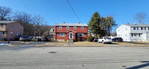 5 Bartlett Dr, Woburn, MA 01801-1557