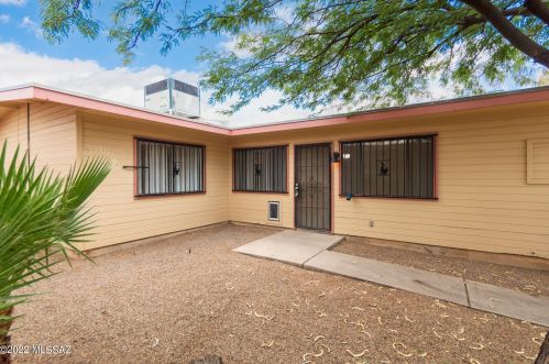 6050 2nd St, Tucson, AZ 85711-1661