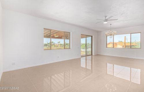 828 Cresta Loma Dr, Tucson AZ 85704-3706 exterior