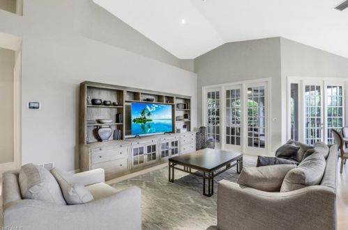 107 Colonade Cir, Naples, FL 34103-8705