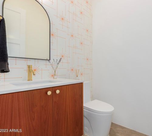 2205 Clarendon Ave, Phoenix AZ  85015-5436 exterior