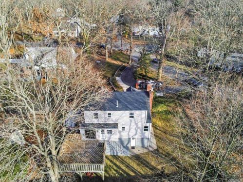 21 Deepdale Dr, Huntington Station NY 11746-4220 exterior