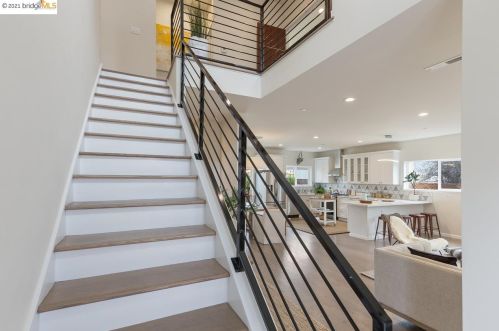 2325 8 St, Berkeley CA 94710-2311 exterior