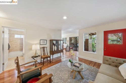 2122 Sacramento St, Berkeley CA 94702-1905 exterior