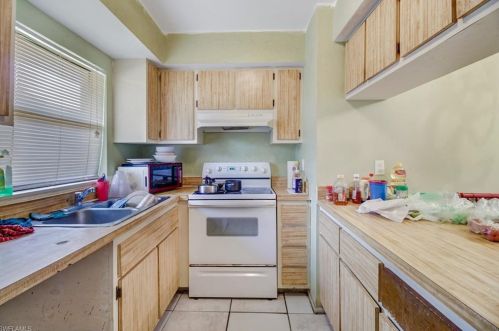 1989 46 St, Naples FL 34116-5837 exterior