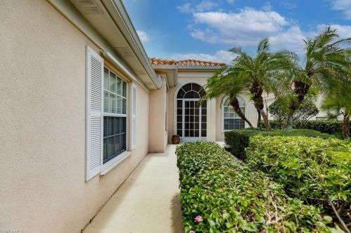 3472 Donoso Ct, Naples, FL 34109-1395