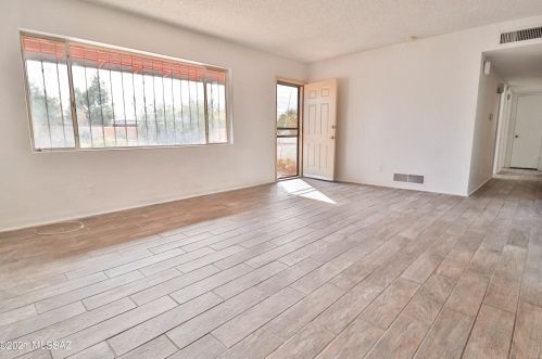 3909 Hampton Pl, Tucson, AZ 85712-3105