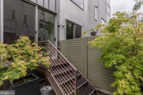 1112 Bodine St, Philadelphia PA 19122-0030 exterior