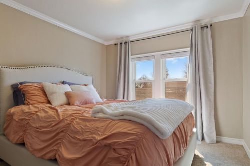 1697 Chatsworth, Saint Paul MN 55113-6536 exterior