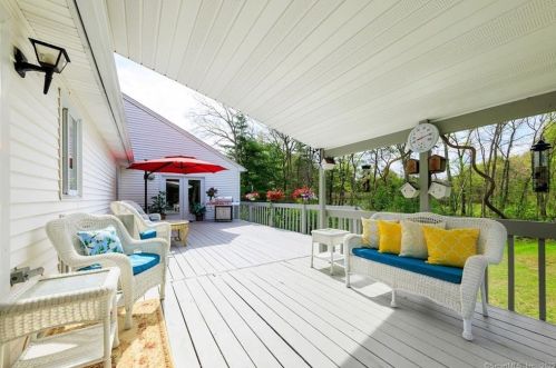 47 Waterman St, Killingly CT 06239-4240 exterior